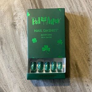 Red Aspen Nail Dashes